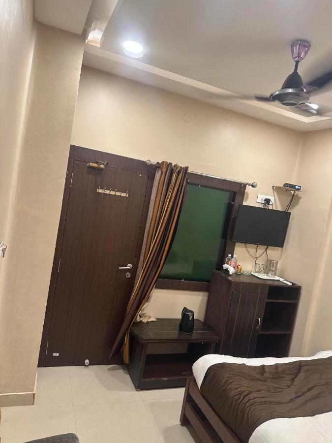 Hotel Deva Inn Waranasi Zewnętrze zdjęcie