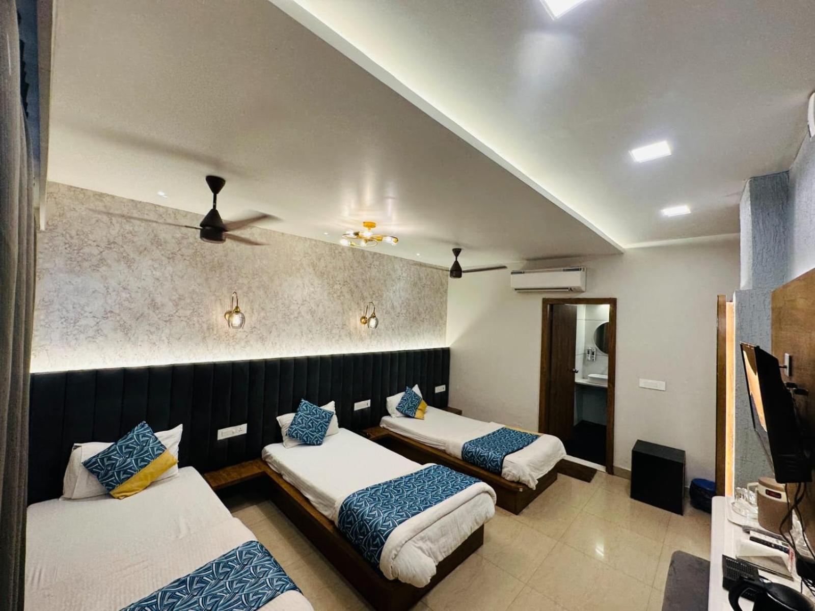 Hotel Deva Inn Waranasi Zewnętrze zdjęcie