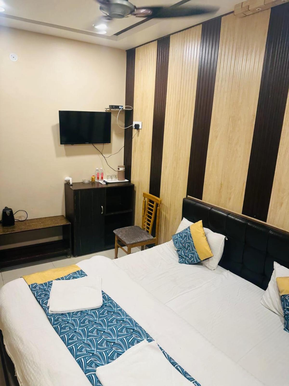 Hotel Deva Inn Waranasi Zewnętrze zdjęcie