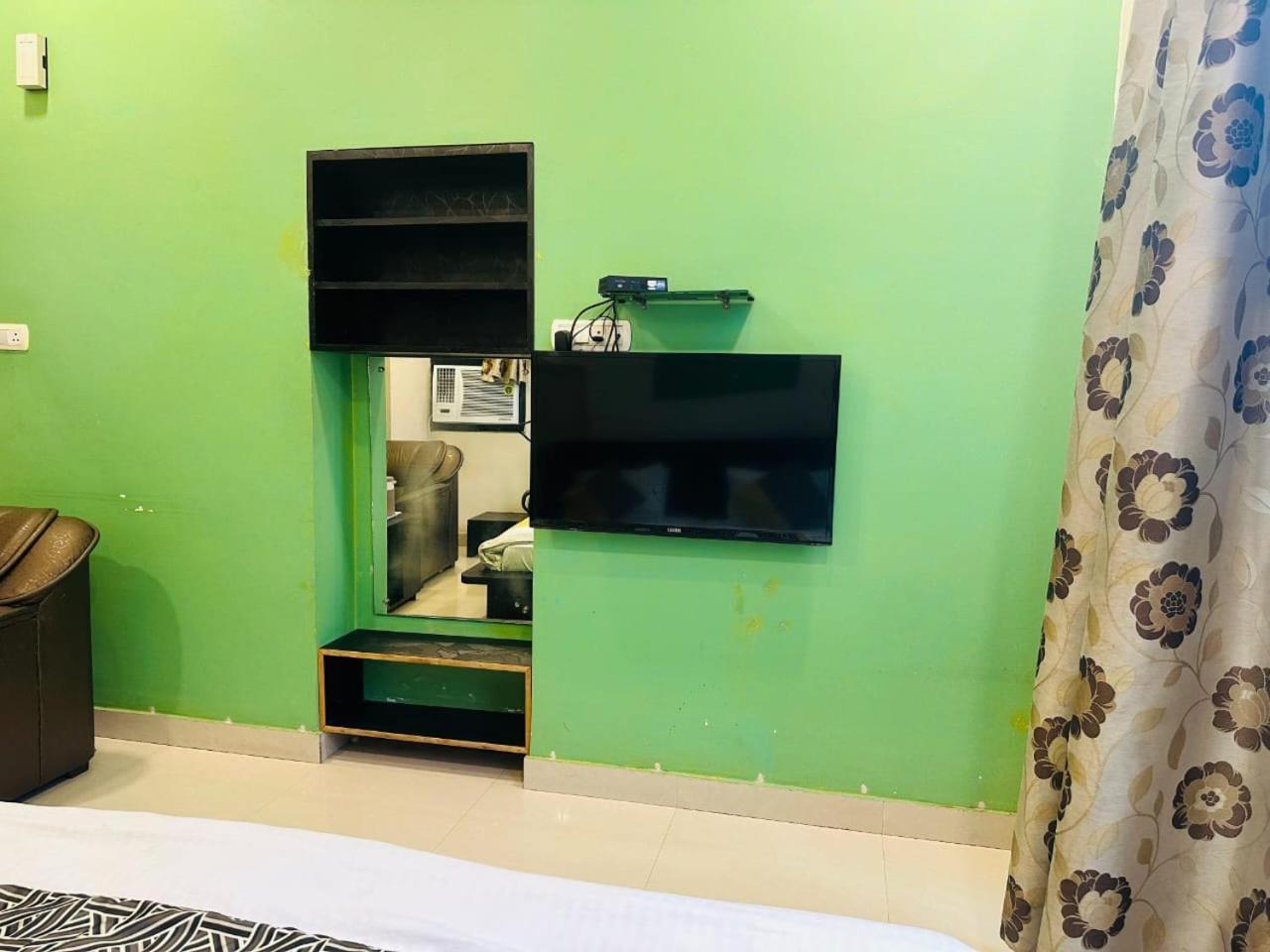 Hotel Deva Inn Waranasi Zewnętrze zdjęcie