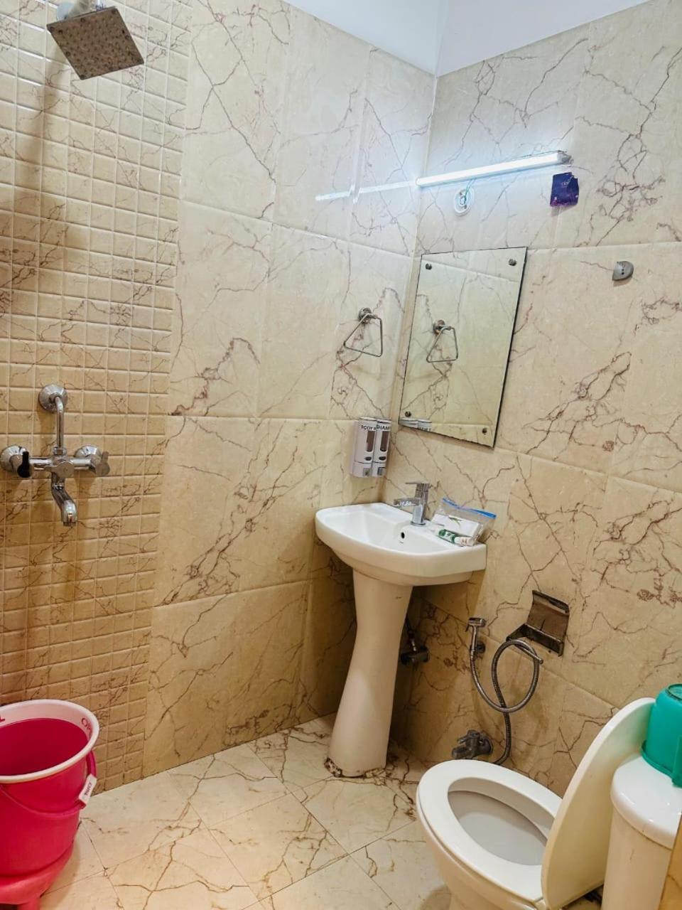 Hotel Deva Inn Waranasi Zewnętrze zdjęcie