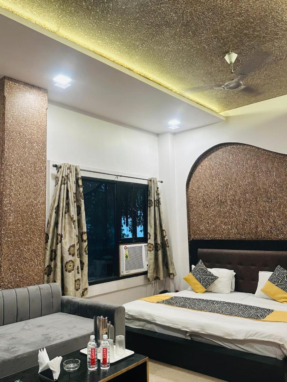 Hotel Deva Inn Waranasi Zewnętrze zdjęcie
