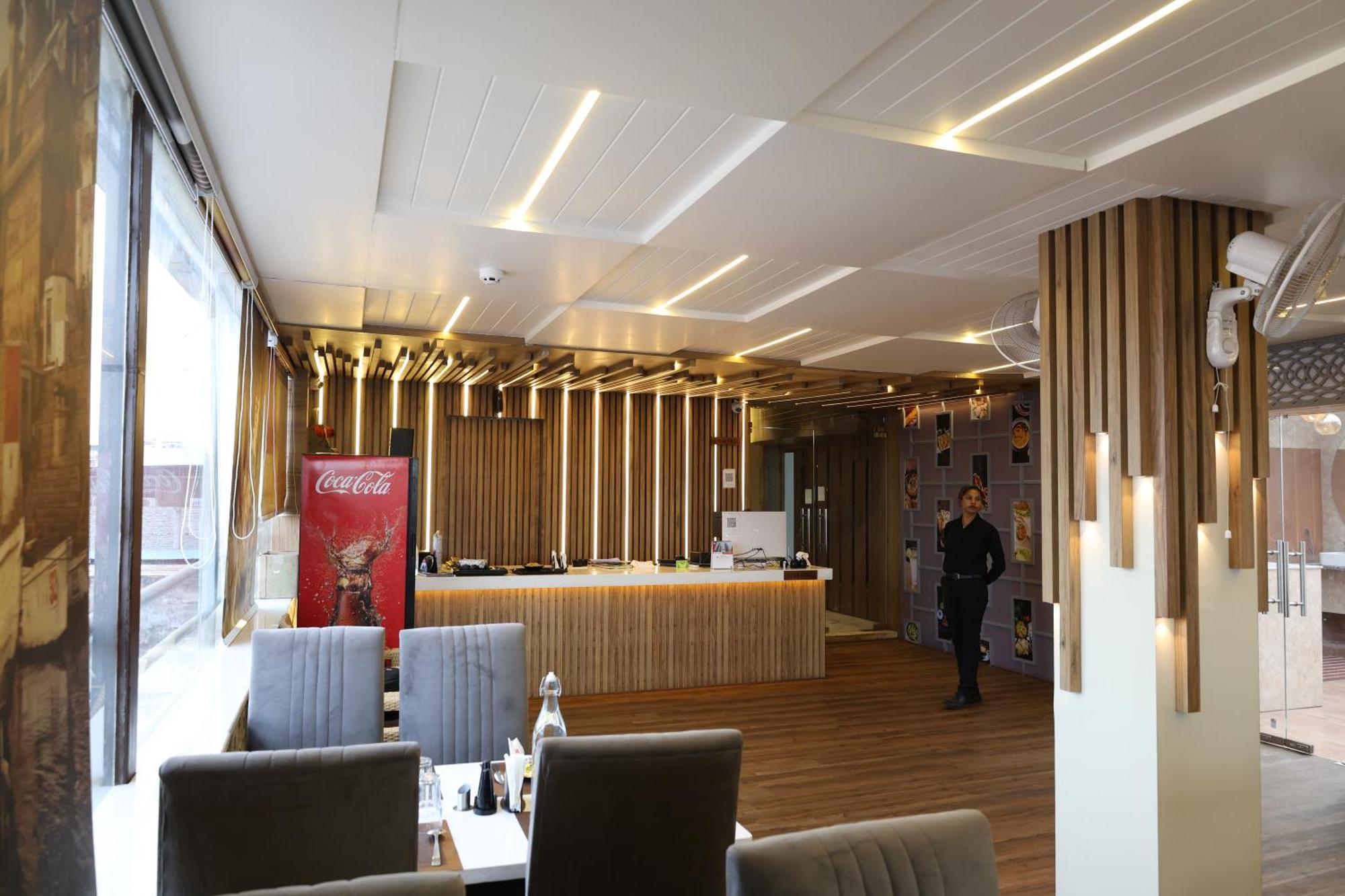 Hotel Deva Inn Waranasi Zewnętrze zdjęcie